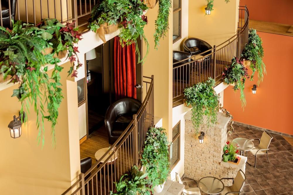 Hotel Ambassadeur Et Suites Quebec City Exterior photo