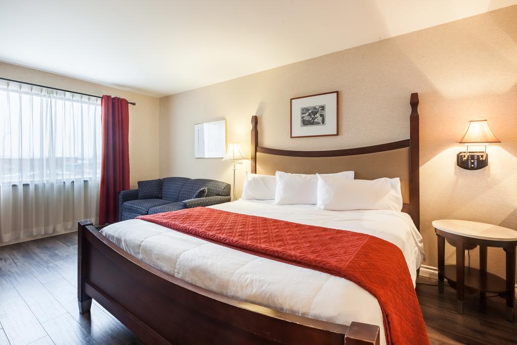 Hotel Ambassadeur Et Suites Quebec City Room photo