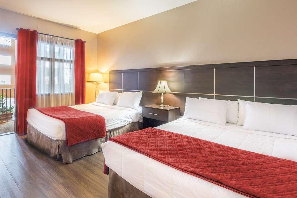 Hotel Ambassadeur Et Suites Quebec City Room photo